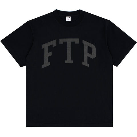 REFLECTIVE ARCH LOGO TEE(BLACK)