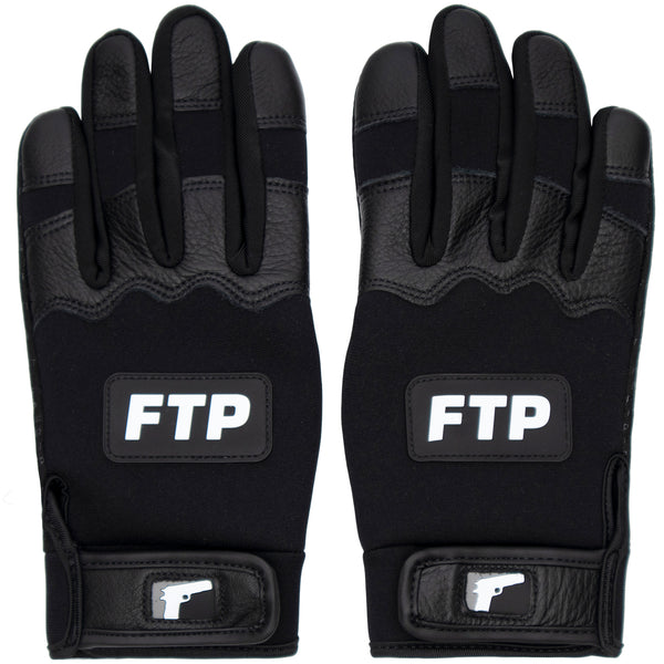 BATTING GLOVES